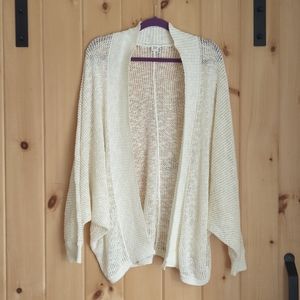 Gap Cream colored lightweight sweater